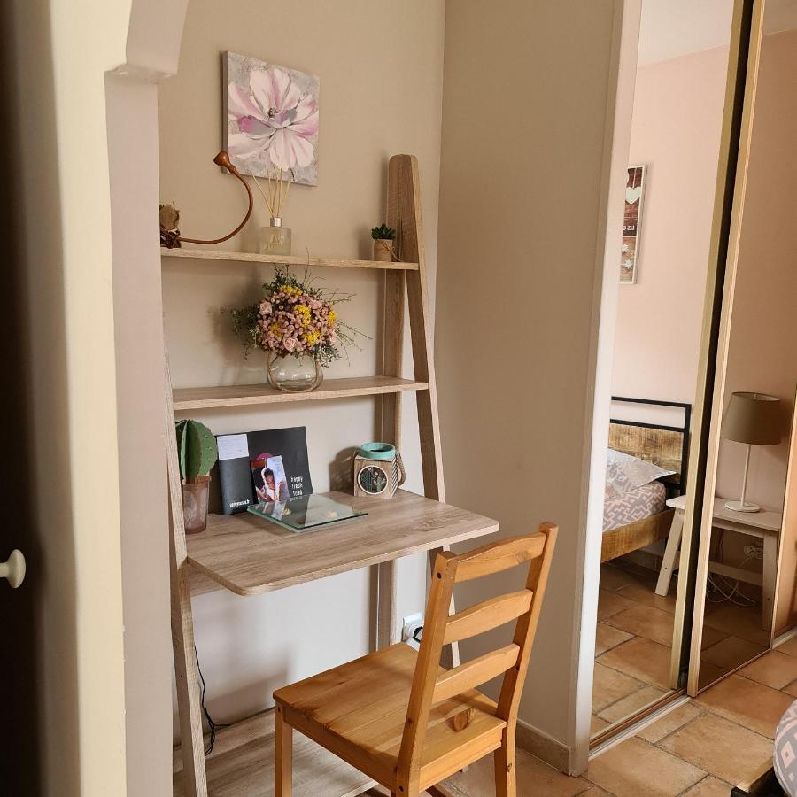 Appartements Dans Villa Privee Avec Piscine, Jardin, Parking Clos, Wifi, Climatisation Meyreuil Buitenkant foto