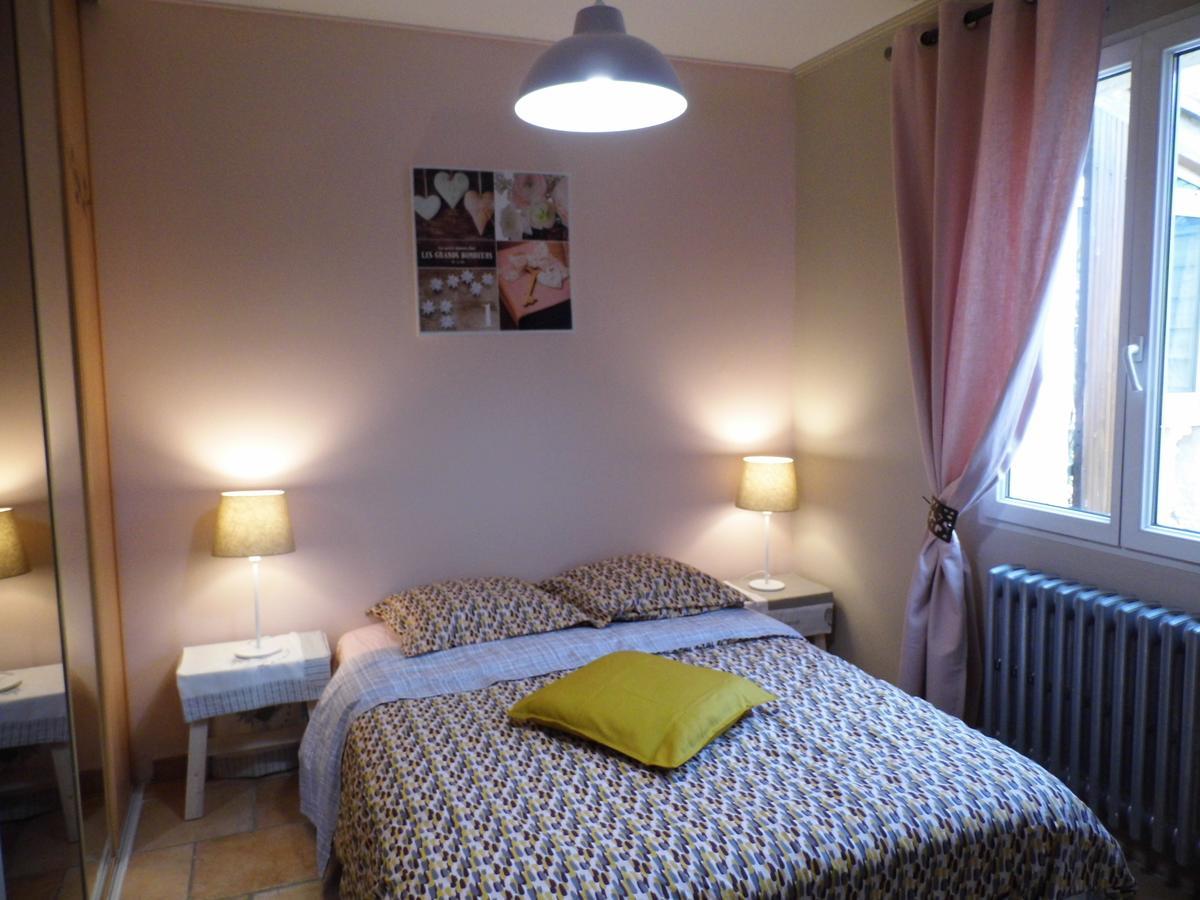 Appartements Dans Villa Privee Avec Piscine, Jardin, Parking Clos, Wifi, Climatisation Meyreuil Buitenkant foto