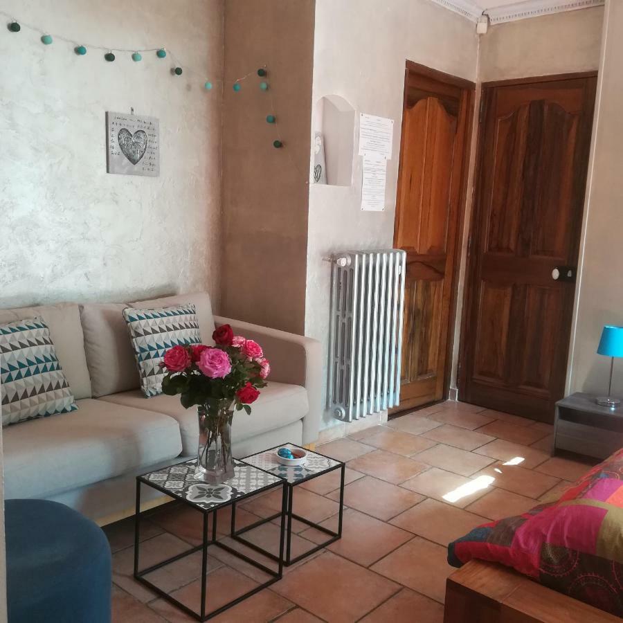 Appartements Dans Villa Privee Avec Piscine, Jardin, Parking Clos, Wifi, Climatisation Meyreuil Buitenkant foto