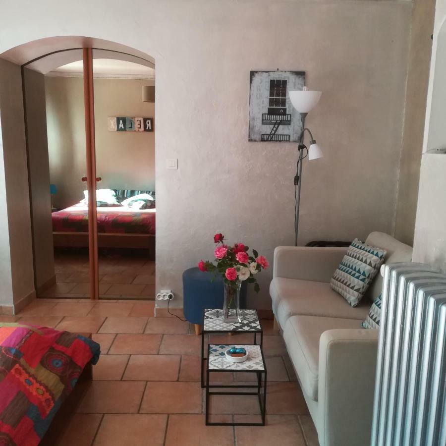 Appartements Dans Villa Privee Avec Piscine, Jardin, Parking Clos, Wifi, Climatisation Meyreuil Buitenkant foto
