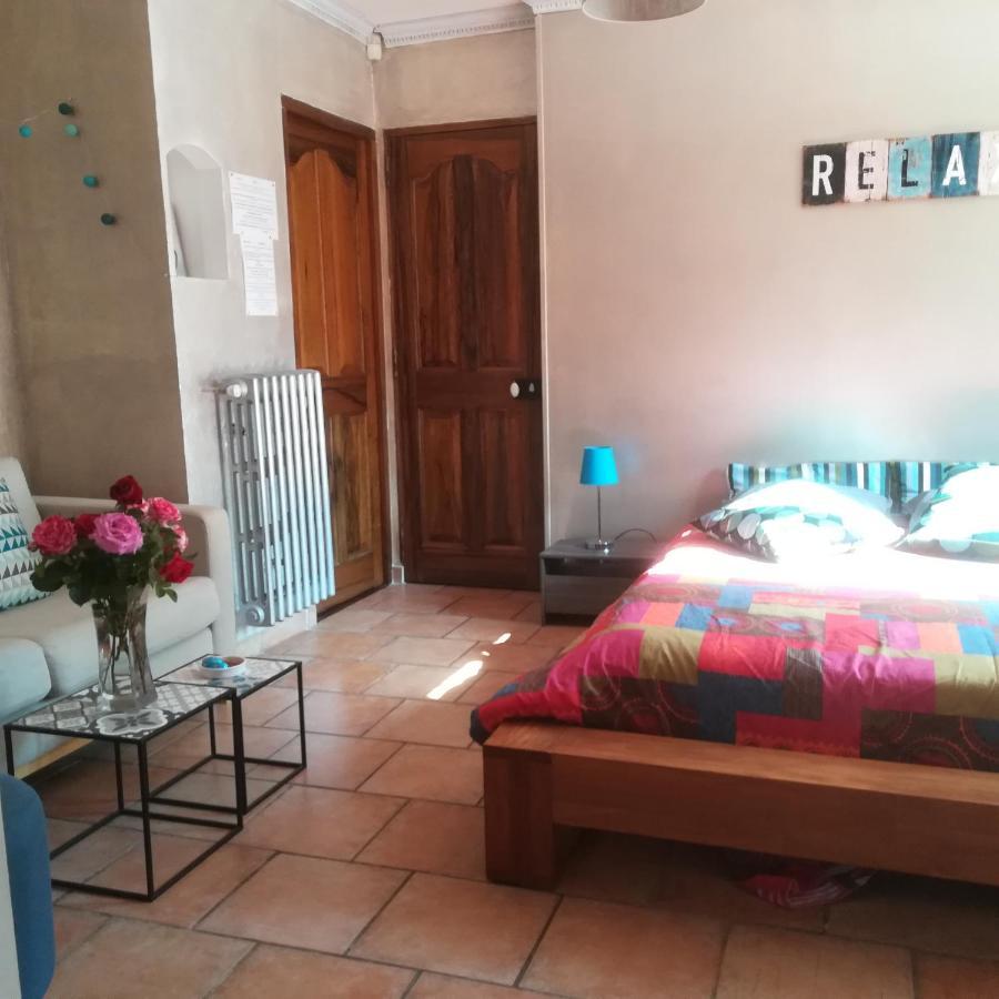 Appartements Dans Villa Privee Avec Piscine, Jardin, Parking Clos, Wifi, Climatisation Meyreuil Buitenkant foto
